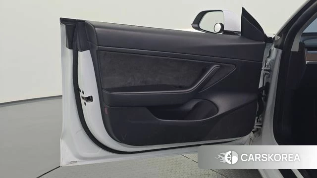 Tesla Model 3 id 4936772 из Кореи 16