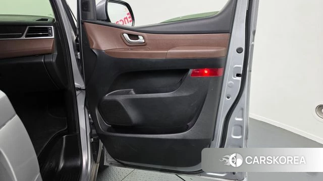 Hyundai The New Grand Starex id 4930838 из Кореи 16