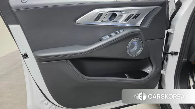 BMW XM (G09) id 4957855 из Кореи 16