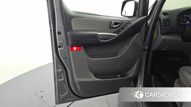 Hyundai The New Grand Starex id 4594310 из Кореи 16