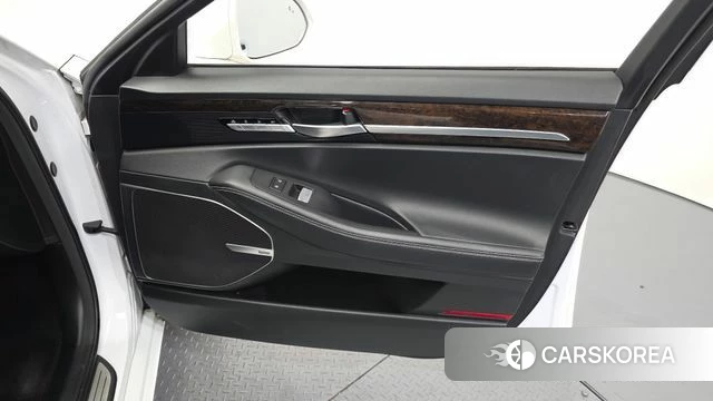 Genesis G90 id 4977294 из Кореи 16