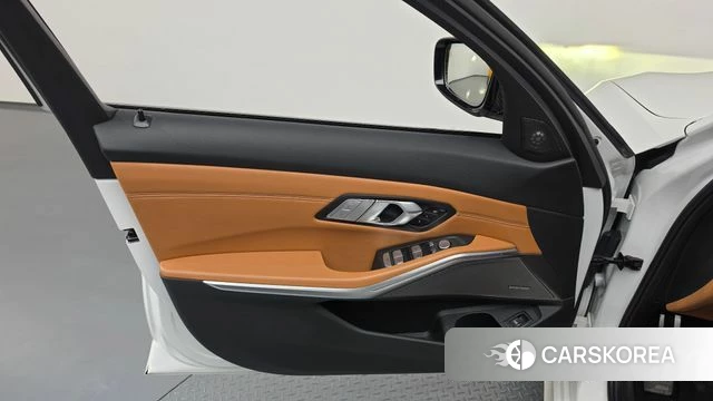 BMW 3 Series (G20) id 4951500 из Кореи 16
