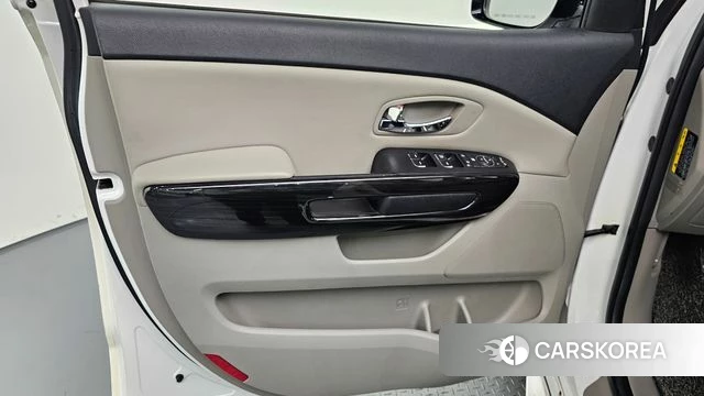 Kia The New Carnival id 4581774 из Кореи 16