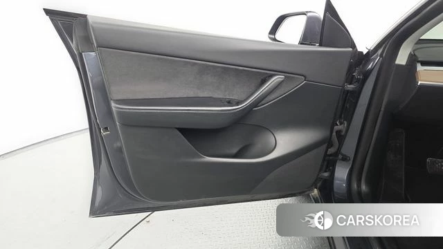 Tesla Model Y id 4929813 из Кореи 16