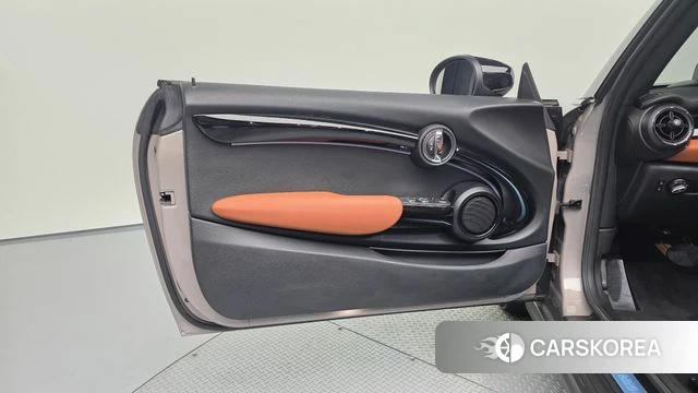 Mini Cooper S Convertible id 4976500 из Кореи 16