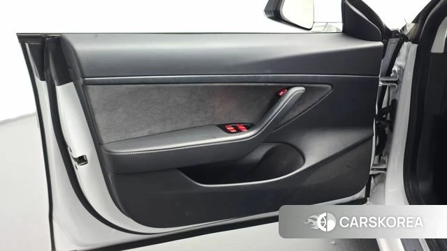 Tesla Model 3 id 4987718 из Кореи 16