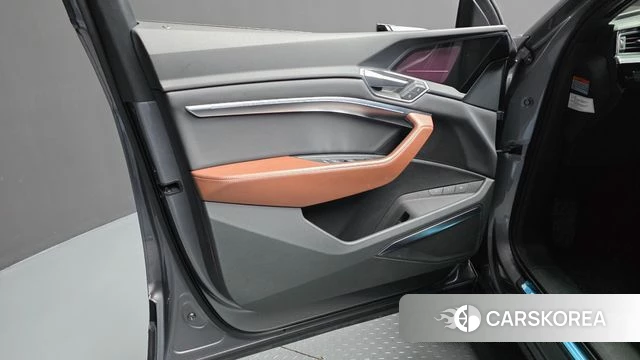 Audi e-Tron id 4906170 из Кореи 16