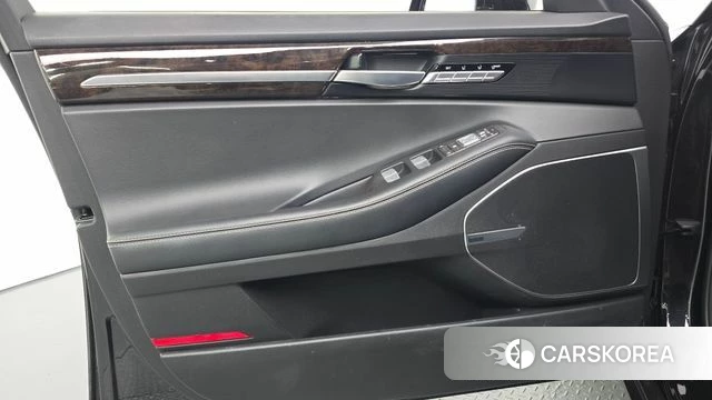 Genesis G90 id 4937498 из Кореи 16