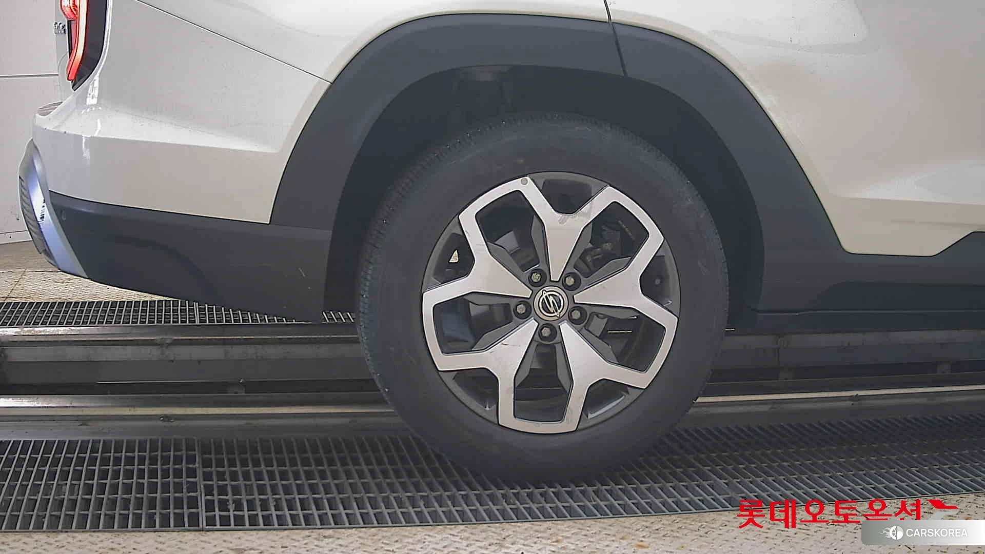 SsangYong Torres id 4990100 из Кореи 16