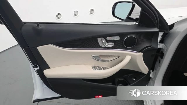 Mercedes-Benz E-Class W213 id 4985744 из Кореи 16