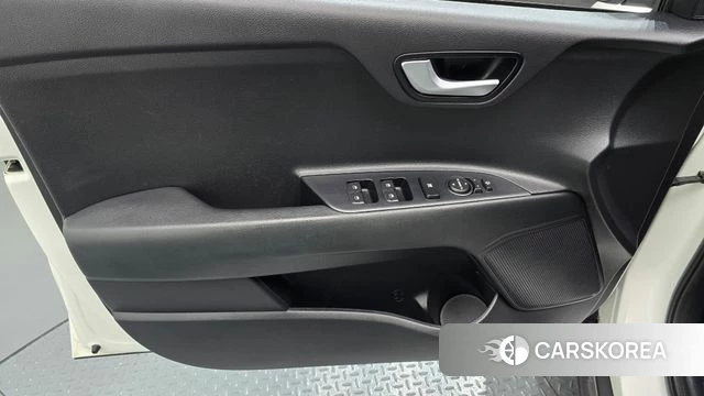 Kia Stonic id 5041895 из Кореи 16