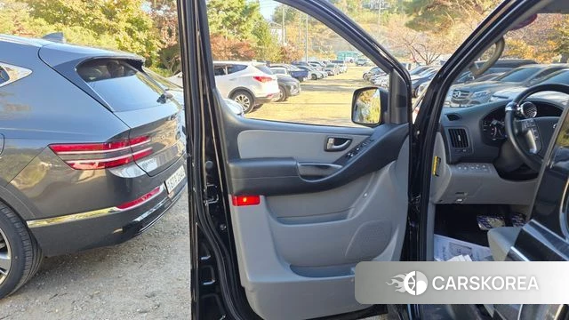 Hyundai The New Grand Starex id 5048393 из Кореи 16