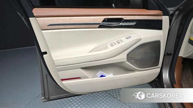 Genesis G90 id 5013668 из Кореи 16