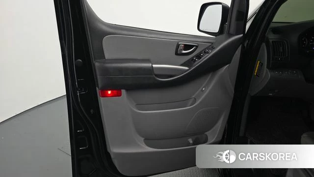 Hyundai The New Grand Starex id 4953040 из Кореи 16
