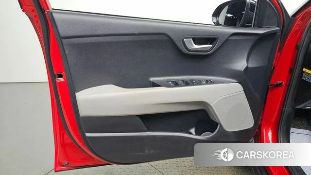 Kia Stonic id 5018797 из Кореи 16