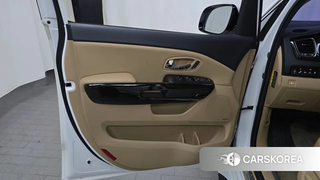 Kia The New Carnival id 5035602 из Кореи 16