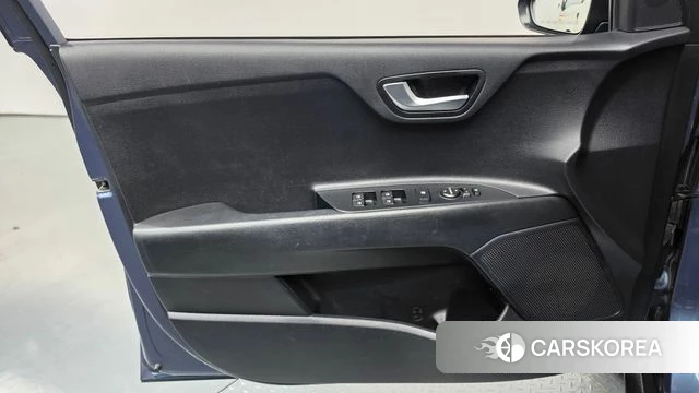 Kia Stonic id 5013171 из Кореи 16