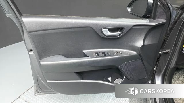 Kia Stonic id 5028594 из Кореи 16
