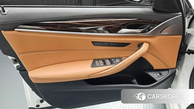 BMW 5 Series (G30) id 4986633 из Кореи 16