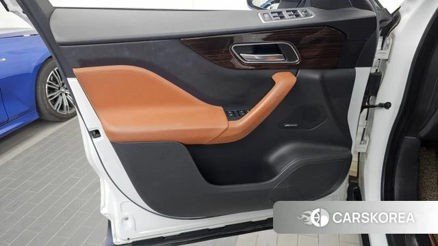 Jaguar F-PACE id 4993618 из Кореи 16