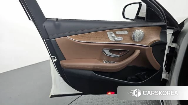 Mercedes-Benz E-Class W213 id 4921769 из Кореи 16