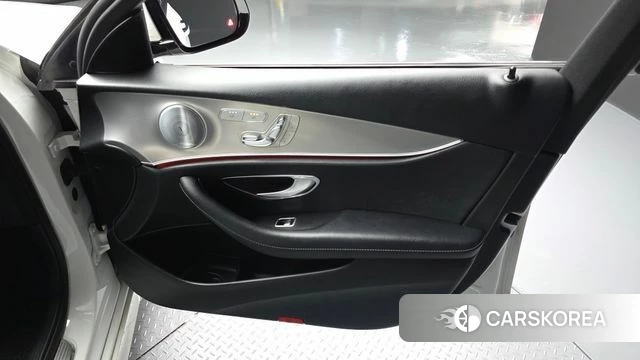 Mercedes-Benz E-Class W213 id 4988377 из Кореи 16