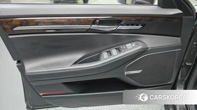 Genesis G90 id 4992616 из Кореи 16