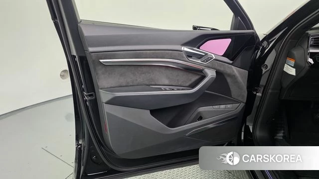 Audi e-Tron id 4992189 из Кореи 16