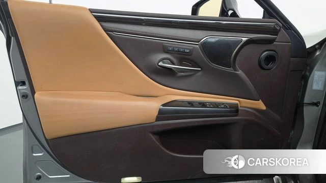 Lexus ES300h 7th generation id 4918679 из Кореи 16
