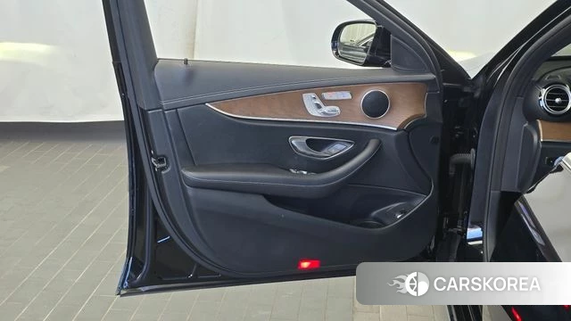 Mercedes-Benz E-Class W213 id 5034618 из Кореи 16