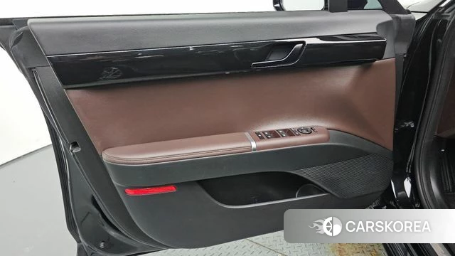 Hyundai Grandeur (GN7) id 5002514 из Кореи 16