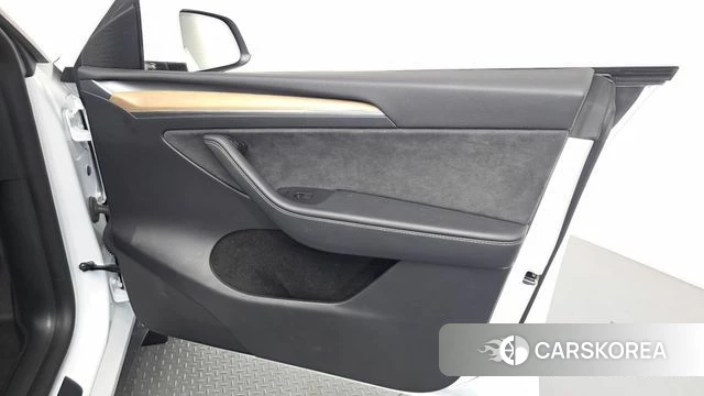 Tesla Model Y id 5039613 из Кореи 16
