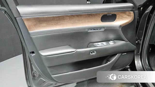 Genesis G90 (RS4) id 5046828 из Кореи 16