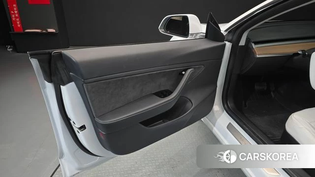 Tesla Model 3 id 4403014 из Кореи 16