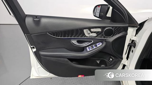 Mercedes-Benz C-Class W205 id 5029175 из Кореи 16