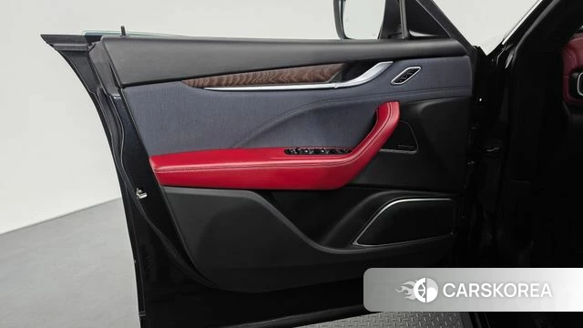 Maserati Levante id 4906711 из Кореи 16