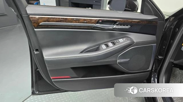 Genesis G90 id 5029208 из Кореи 16
