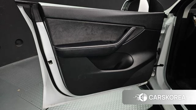 Tesla Model Y id 4943142 из Кореи 16
