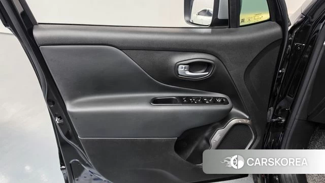 Jeep Renegade id 4975951 из Кореи 16