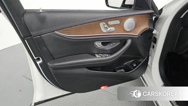 Mercedes-Benz E-Class W213 id 4993156 из Кореи 16