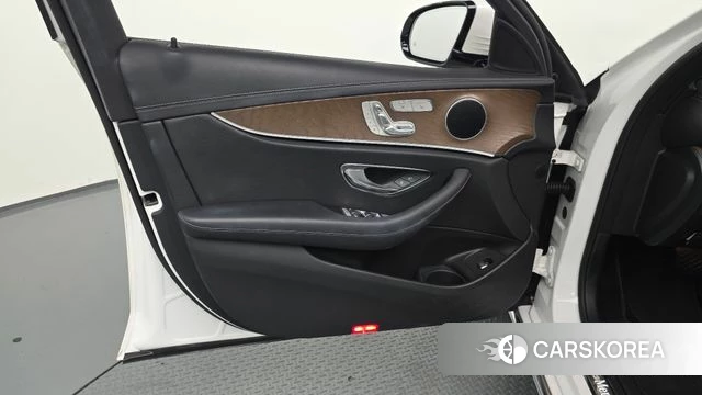 Mercedes-Benz E-Class W213 id 4917894 из Кореи 16