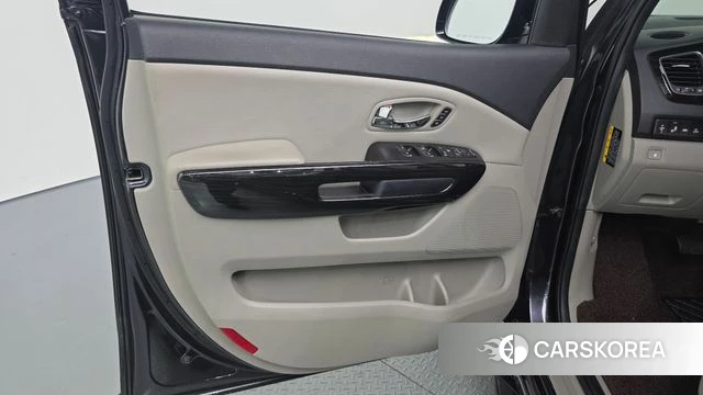 Kia The New Carnival id 5048408 из Кореи 16
