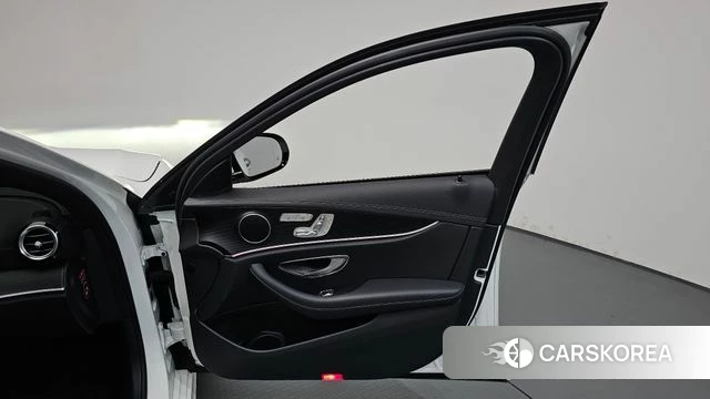 Mercedes-Benz E-Class W213 id 4950939 из Кореи 16