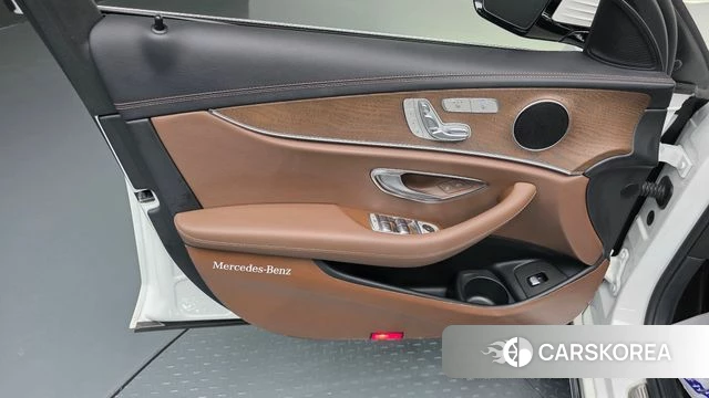 Mercedes-Benz E-Class W213 id 4917709 из Кореи 16