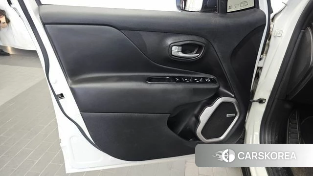 Jeep Renegade id 4769445 из Кореи 16