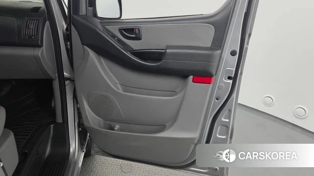 Hyundai The New Grand Starex id 4988519 из Кореи 16