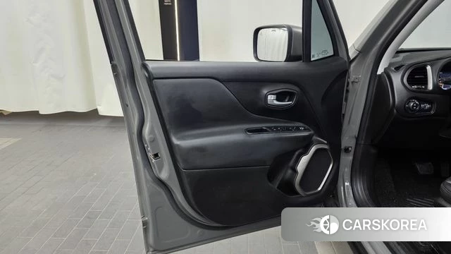 Jeep Renegade id 4907348 из Кореи 16