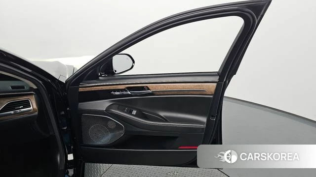 Genesis G90 id 4998257 из Кореи 16