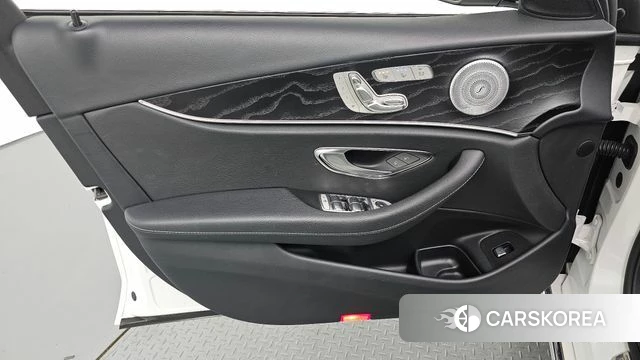 Mercedes-Benz E-Class W213 id 4923716 из Кореи 16