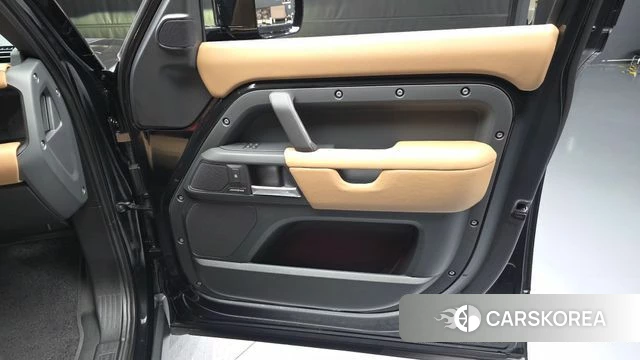 Land Rover Defender (L663) id 5001455 из Кореи 16